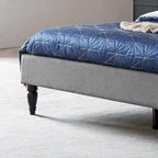Lit plateforme king tapissé Atterbury – Meuble de chambre moderne